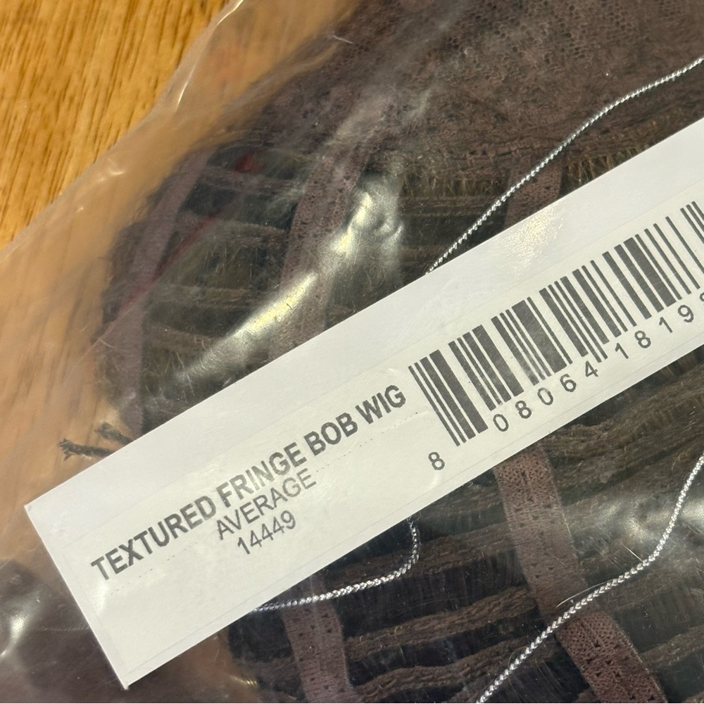 Hairdo Textured Fringe Bob Wig in Glazed Hazelnut Brand New(READ) - Picture 11 of 15